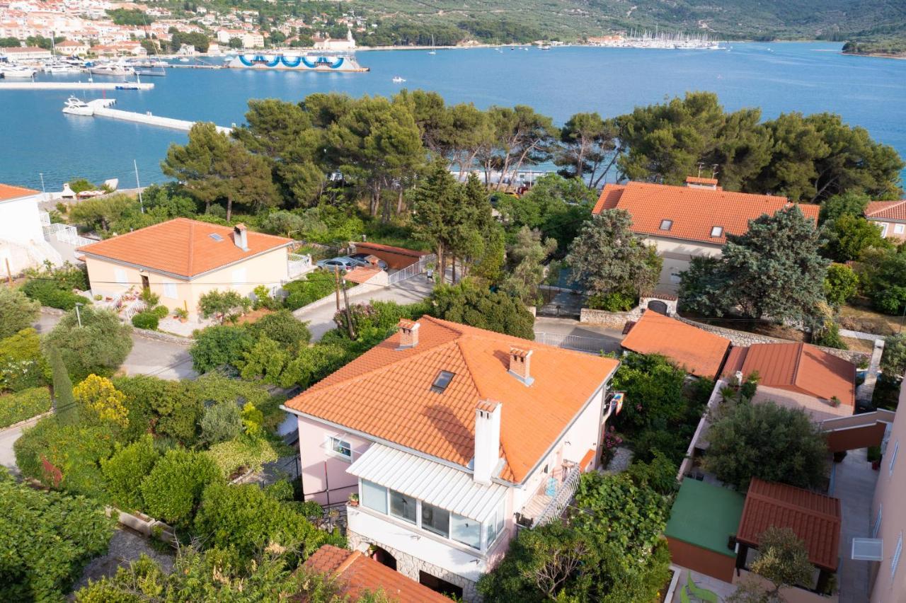 Apartments Bura & Jugo, Cres, Without Stress 외부 사진